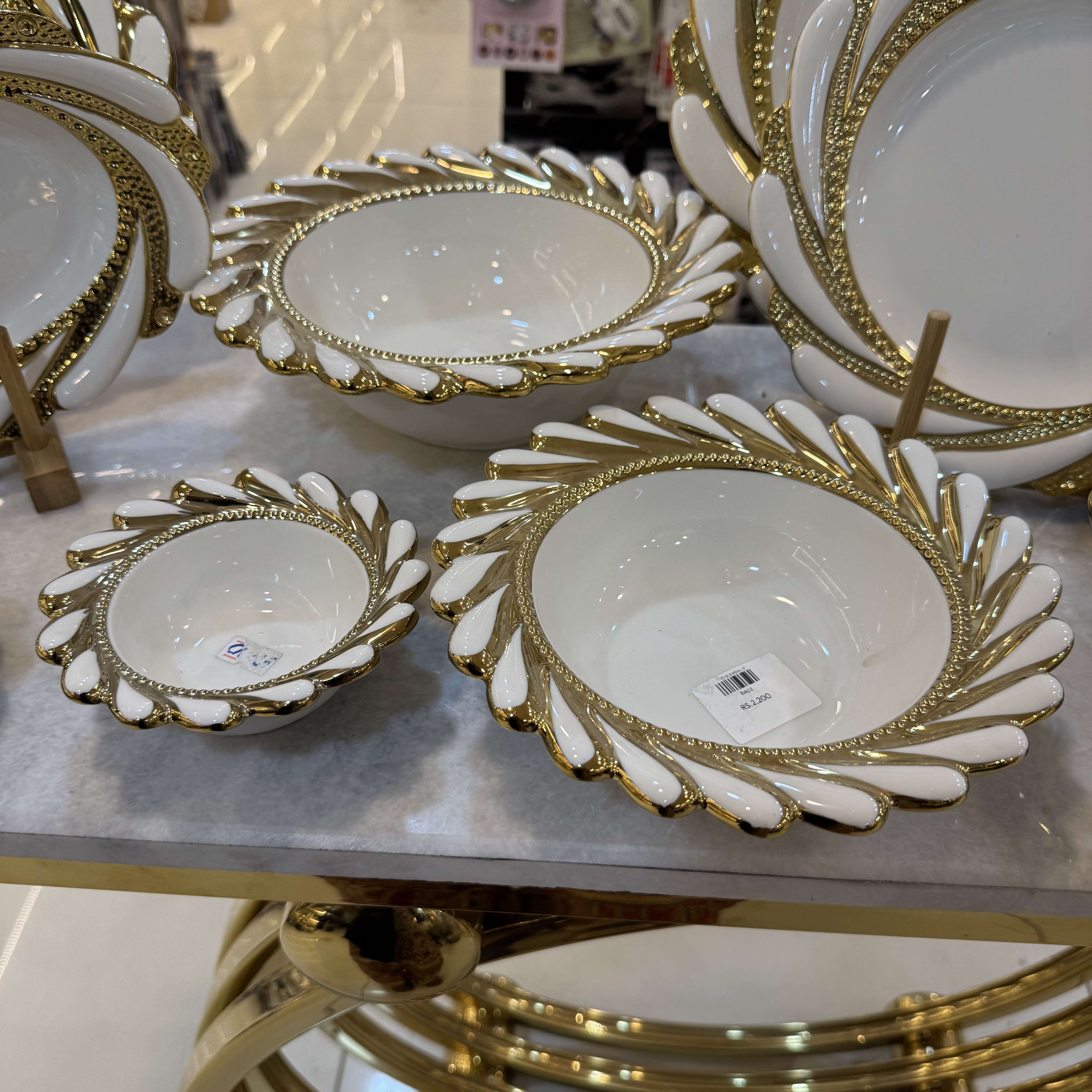 GOLDEN WHITE BOWL