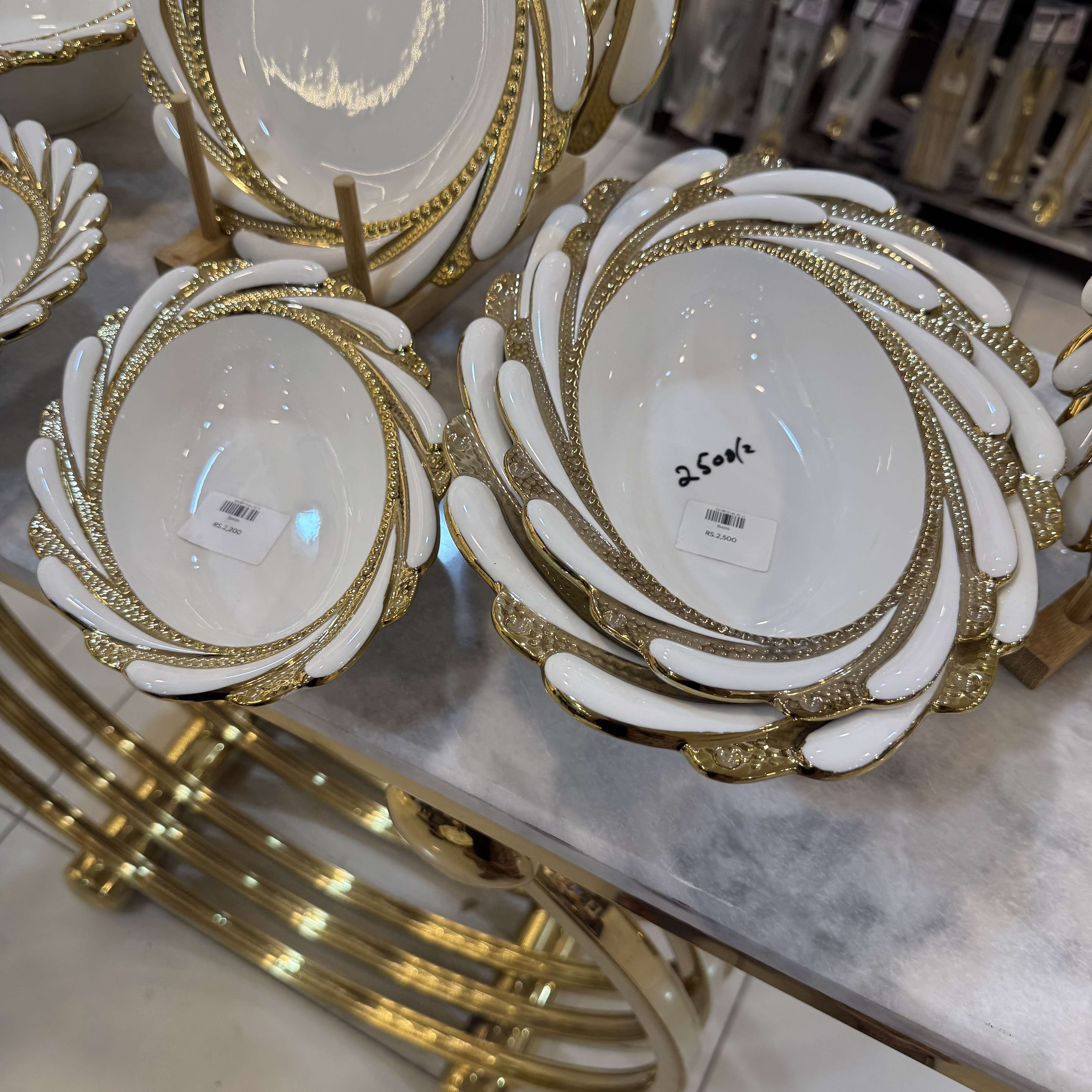 GOLDEN WHITE BOWL