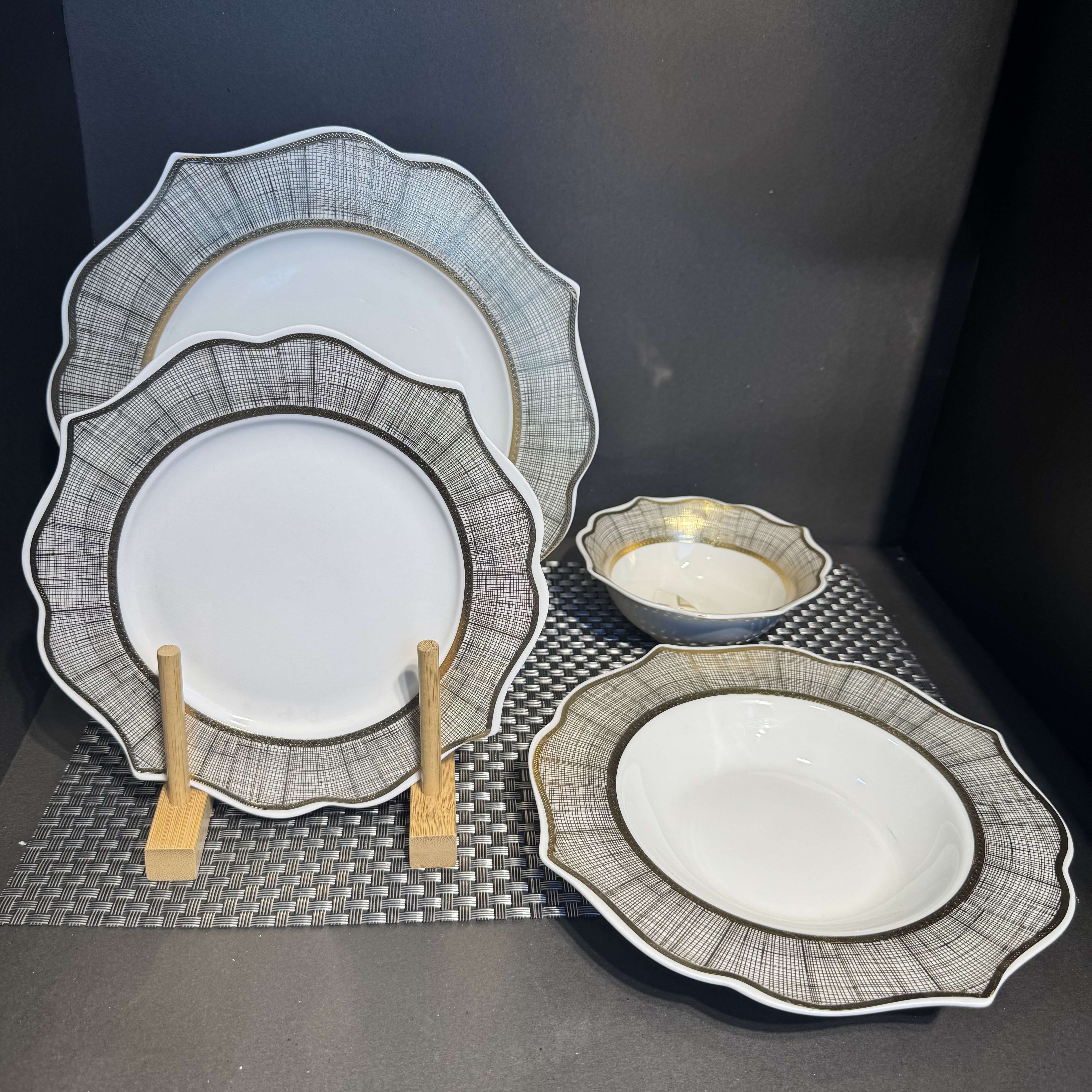 24/pcs Plate Set