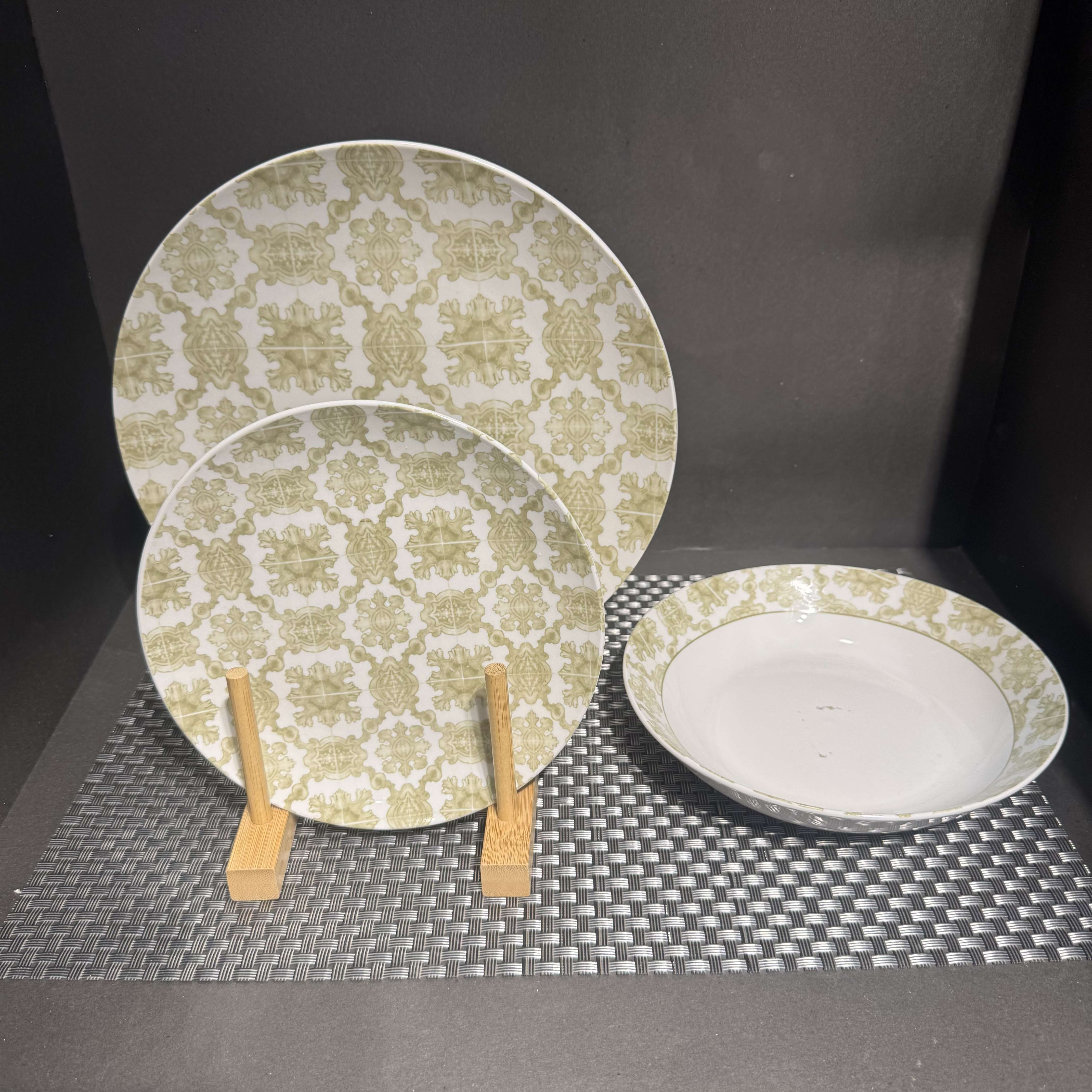18/pcs Plate Set